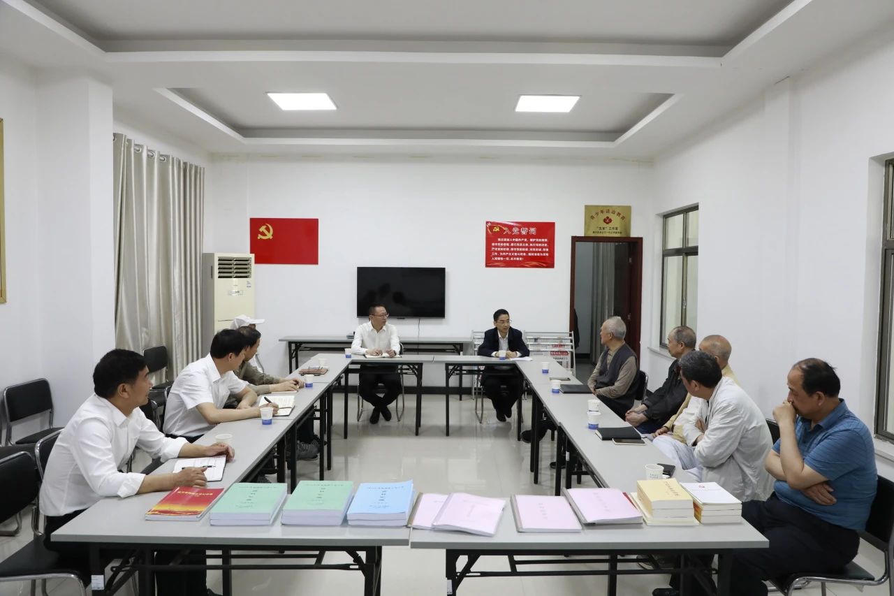 荆门市检察院党组书记、代理检察长王宏调研老干部工作